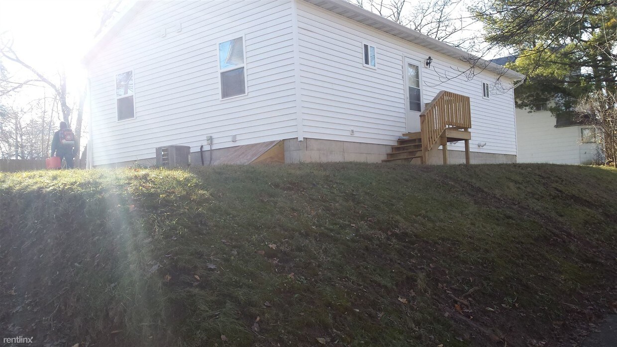 Primary Photo - 1 br, 1 bath 4plex - 316 Locust St B