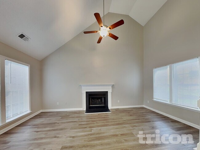 Foto del edificio - 1240 Bacardi Ct