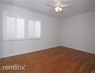 Building Photo - 2 br, 1 bath Triplex - 125 9th St Apt B