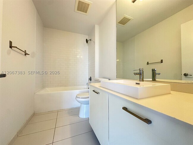 Foto del edificio - 151 SE 1st St