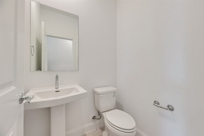 Building Photo - 128 N Sky Dr