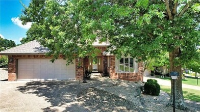 Building Photo - 5 Tanyard Ln