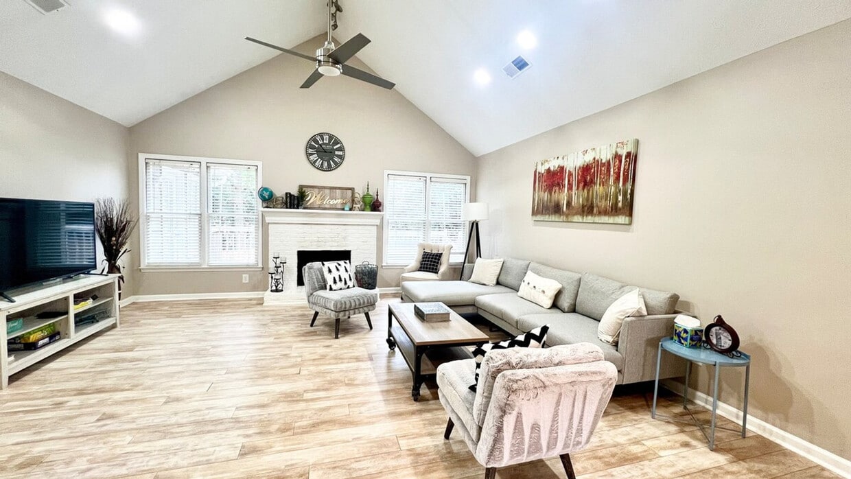 Foto principal - 1380 Twin Bridge Ln