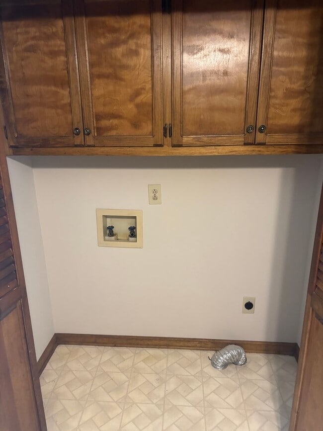 Building Photo - Graham