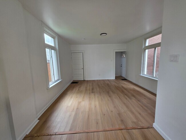 Foto del edificio - Space 3 bed 1 bath house for rent in Braddock!