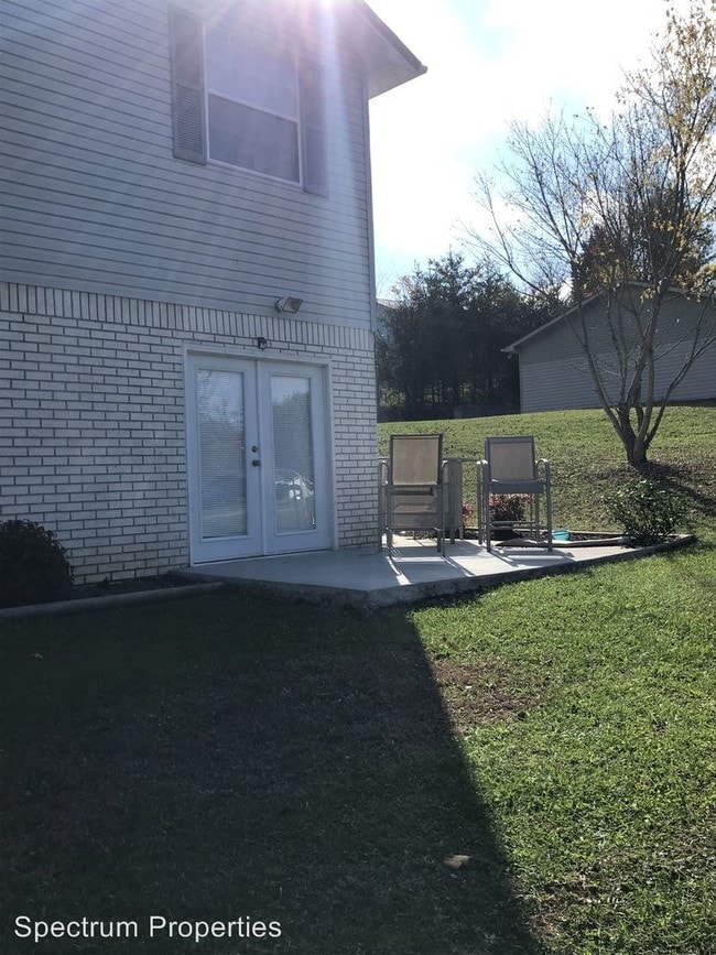 Building Photo - 380 Hayter Dr