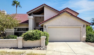 Building Photo - 11600 N Quicksilver Trail