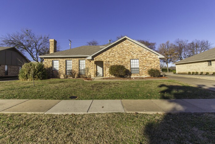 Primary Photo - 2508 Peachtree Lane McKinney