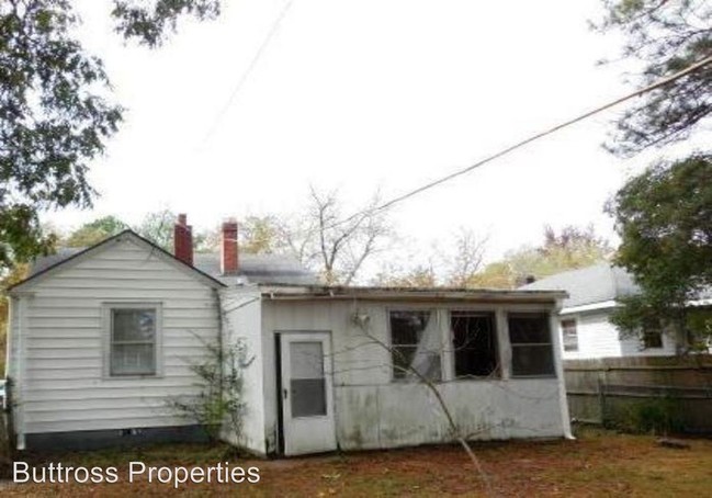 Building Photo - 3 br, 1 bath House - 605 S Pine St.