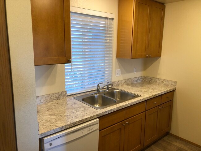 cocina 2 - 9910 Trident Ln NW