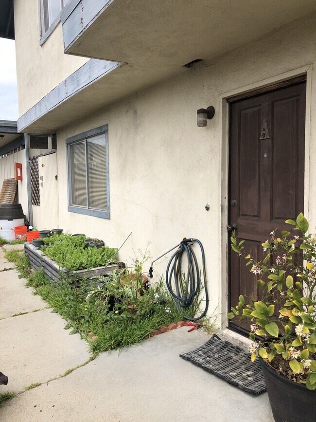 Foto del edificio - 220 Dunecrest Ave