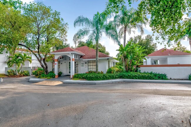 Foto del edificio - Golf Villas at Sabal Palm Apartments