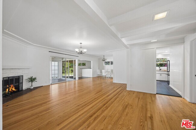 Foto del edificio - 3262 Woodbine St
