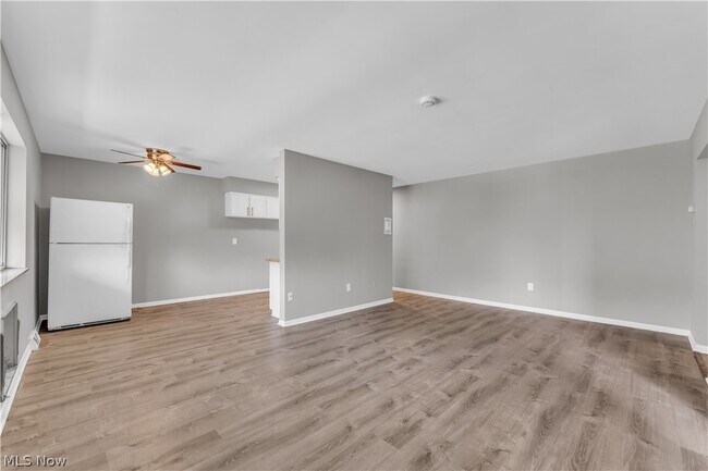 Building Photo - 2537 Noble Rd