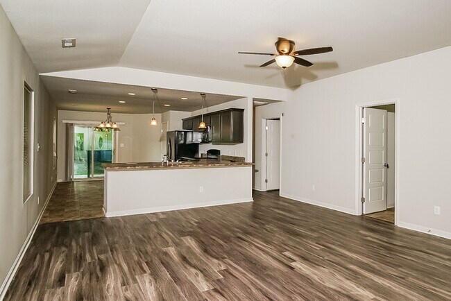 Foto del edificio - 207 Sedgewick Dr