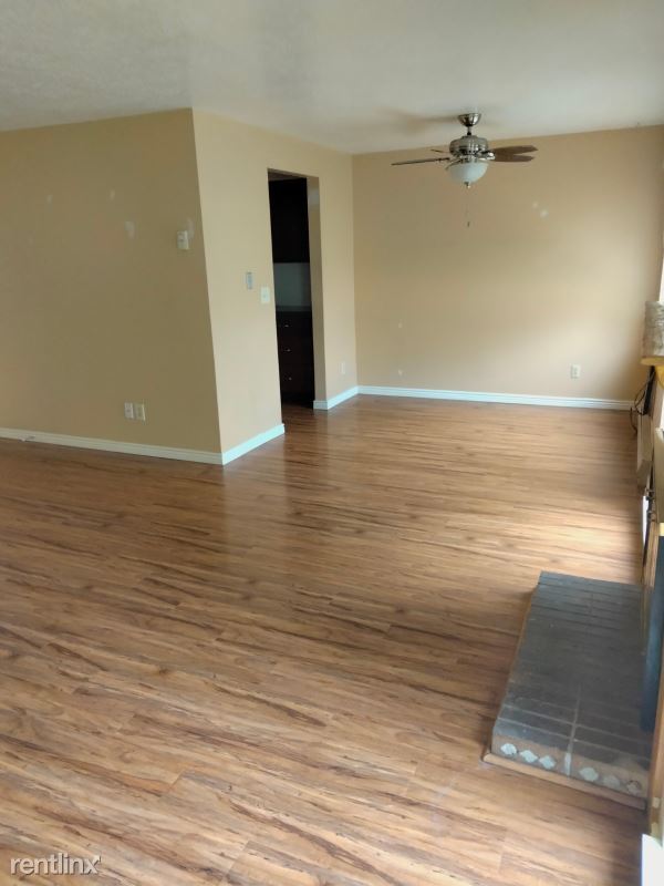 Building Photo - 753 Meadows Dr