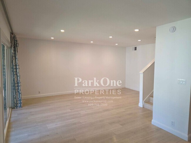Foto del edificio - 2700 Oak Rd