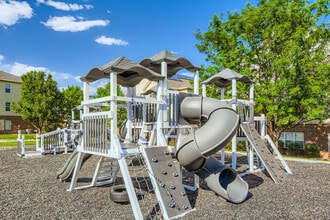 Building Photo - The Grand at Riverside