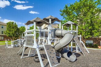 Building Photo - The Grand at Riverside