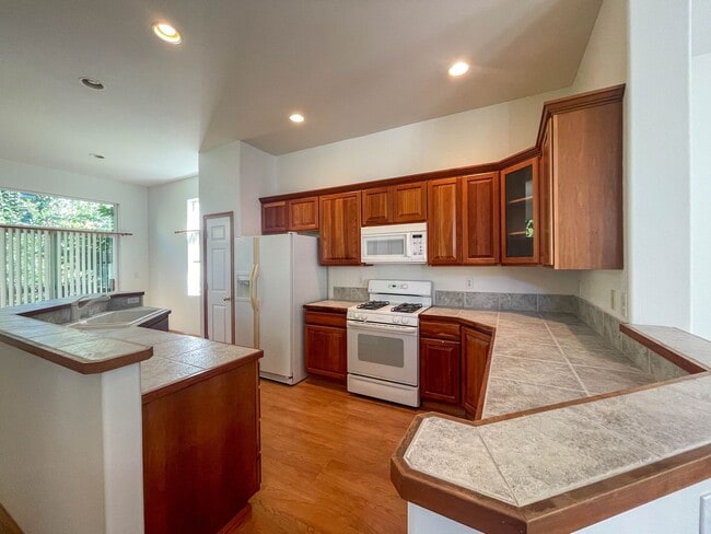 Building Photo - 3bd/3ba Bellevue Home