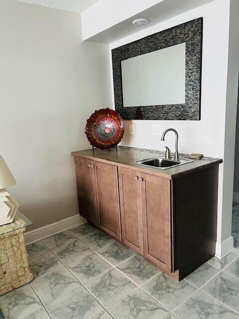 Foto del edificio - 300 S Sykes Creek Pkwy