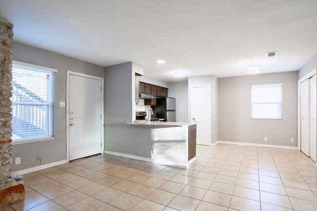 Foto del edificio - 4431 Whispering Valley Dr