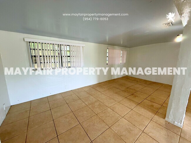 Foto del edificio - 20520 NW 24th Ct