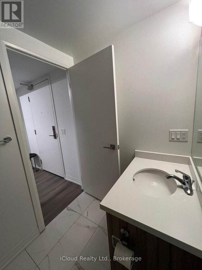 Photo du bâtiment - 408 Browns Line