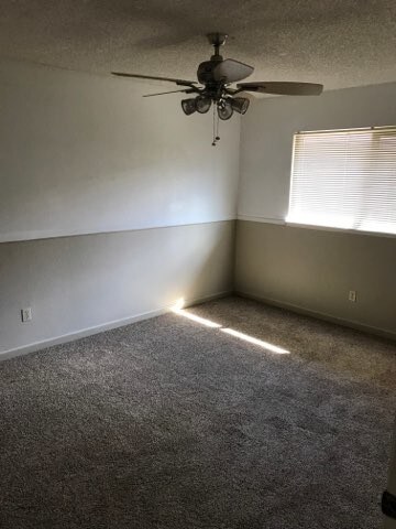Foto del edificio - 3016 Oak Tree Ave
