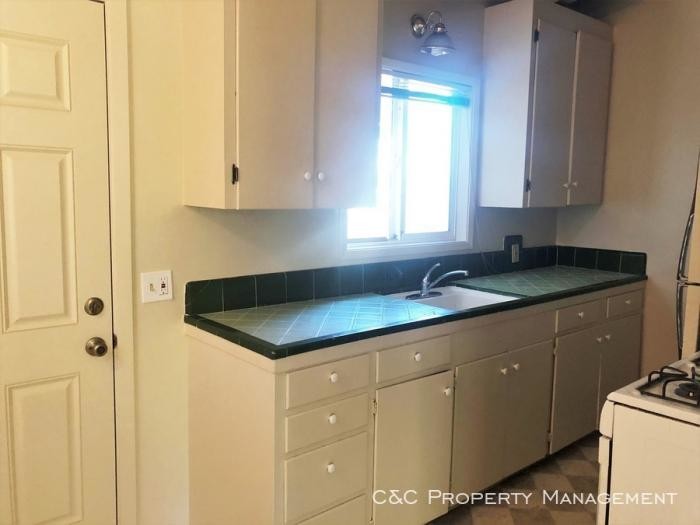 Building Photo - 1 bedroom in Monterey CA 93940