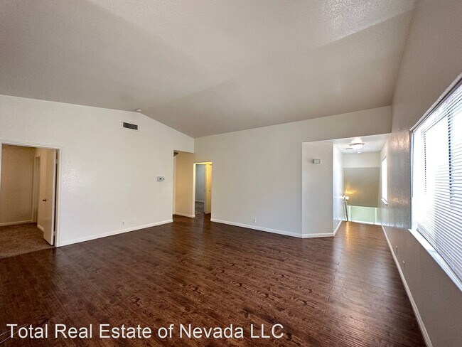 Building Photo - 3 br, 1.5 bath House - 8005 Celestial #201