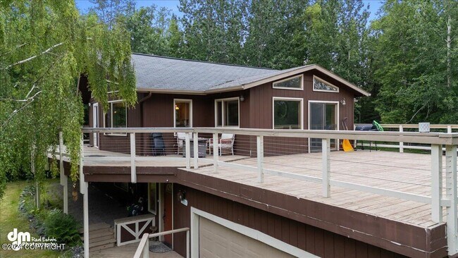 Building Photo - 5625 E Rosebud Ct