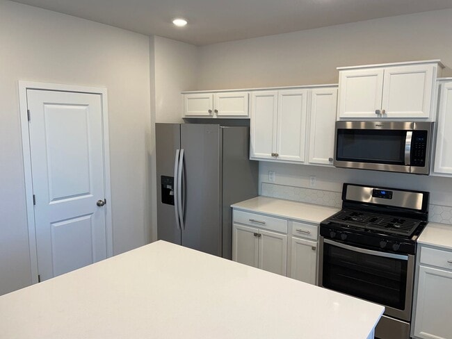 Foto del edificio - New Construction! Four Bedroom Home in Woo...