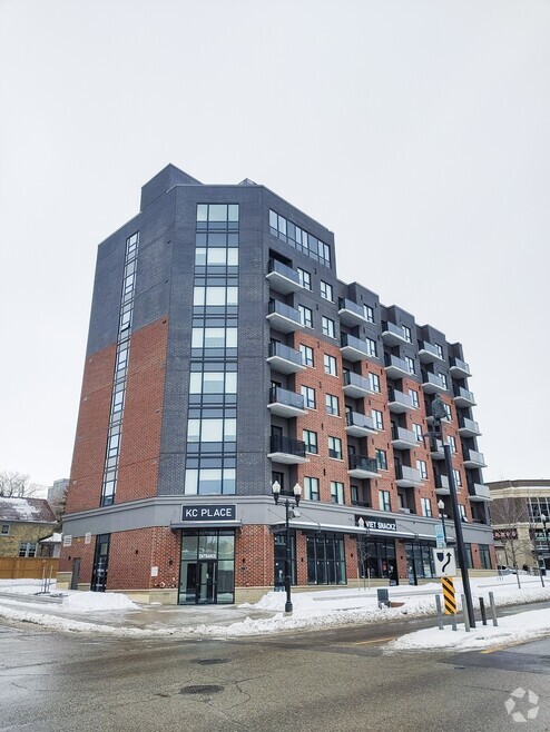 Building Photo - 387 King St East