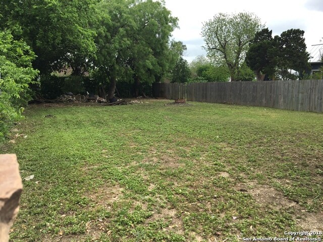 Foto del edificio - 622 Muncey-