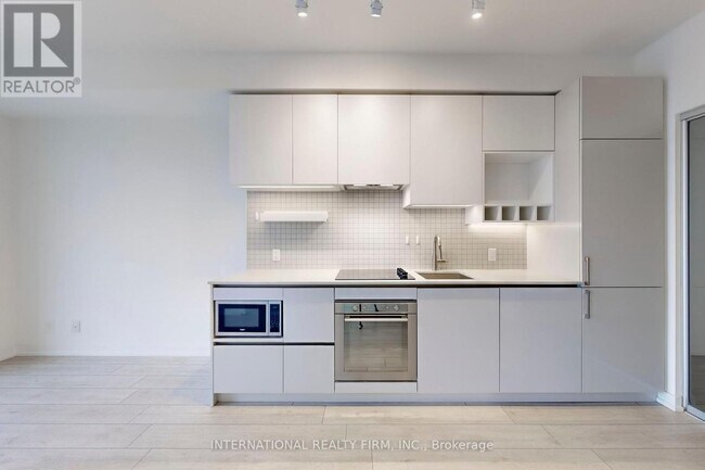 Photo du bâtiment - 950 Portage Pkwy