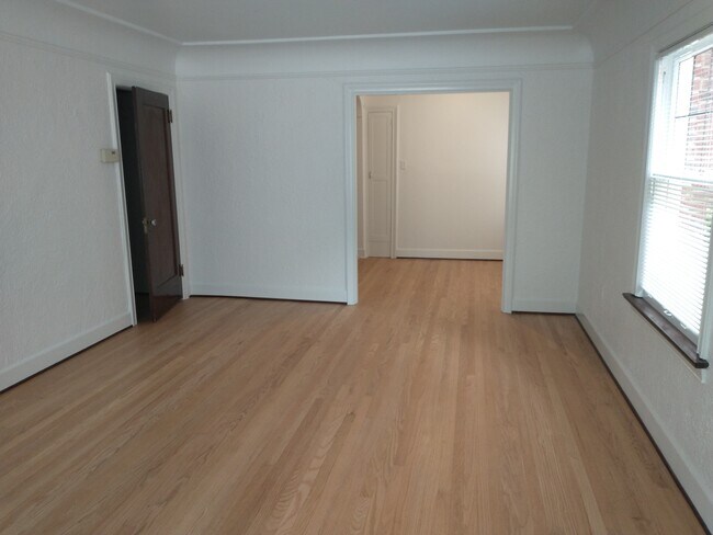Foto del edificio - 2711 Franklin Ave E