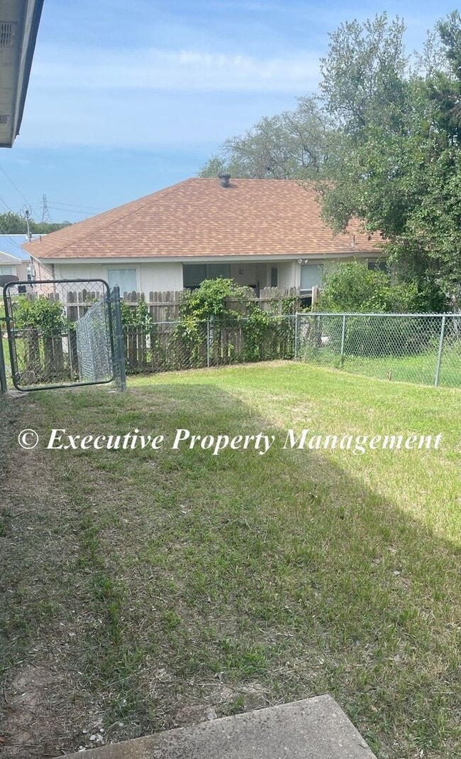 Foto del edificio - 1140-1142 County Road 4804