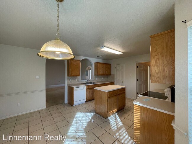 Building Photo - 3 br, 2 bath House - 3404 Little John Drive