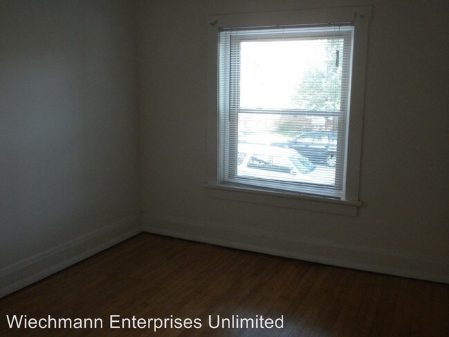 Foto del edificio - 2957 N Bartlett Ave
