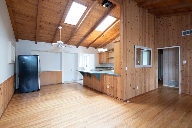 Building Photo - 2111 Emerald St