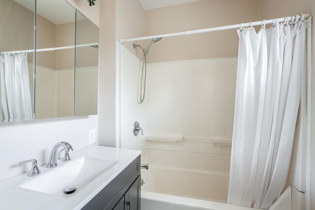 Foto del edificio - 3227 Chatham St