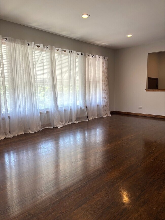 Foto del edificio - 851 N Northwest Hwy