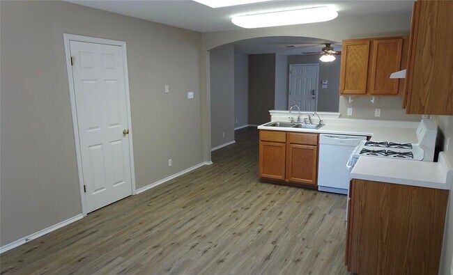 Building Photo - 736 Blair Ave