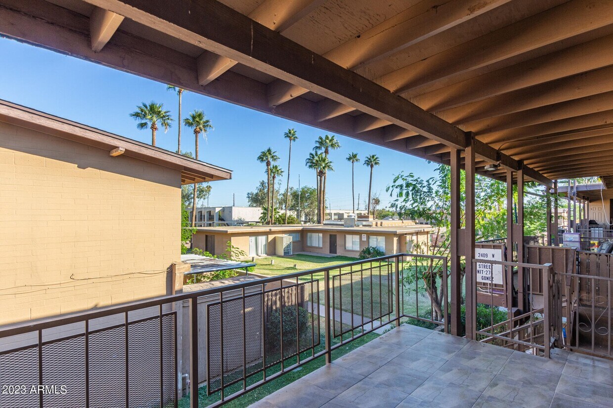 Foto principal - 2409 W Hazelwood St