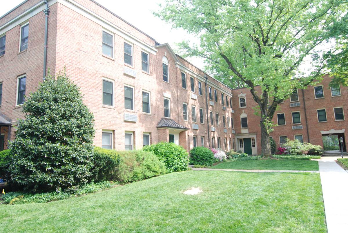 Primary Photo - 4818 Chevy Chase Dr