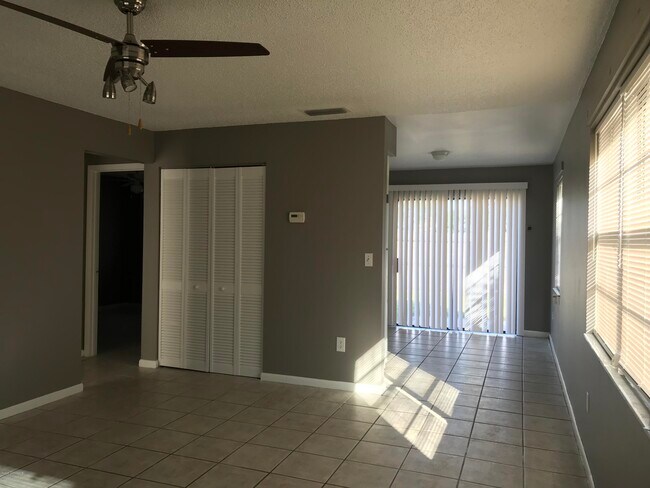 Foto del edificio - 253 Canaveral Beach Blvd