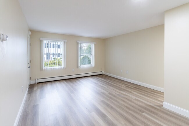 Foto del edificio - Newport Landings Apartment Community