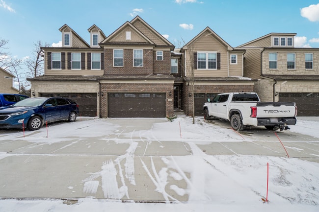 Building Photo - 525 Addison Cir