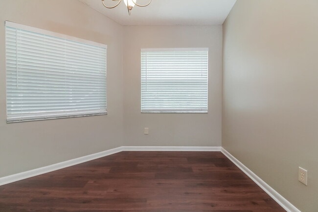Building Photo - 10815 Paso Fino Dr